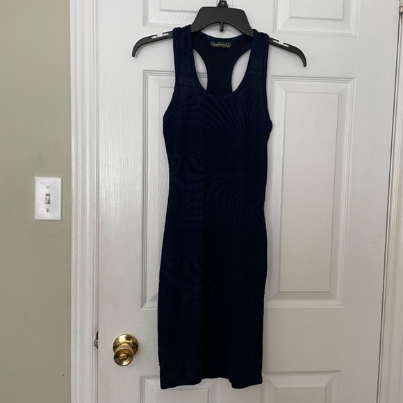 Dress - Picture 7 of 7